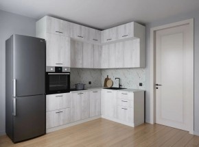 Кухонный гарнитур угловой Пайн 2200*1700 (Стол. 26мм) в Приобье - priobie.mebel24.online | фото 1